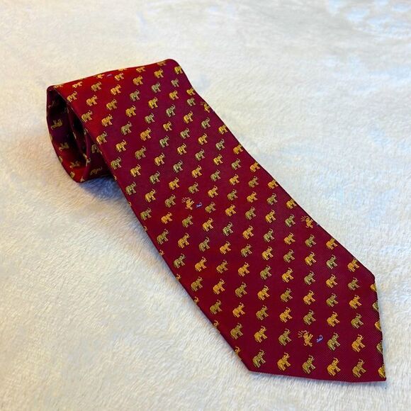 Lee Allison Four in Hands Elephant & Mouse Print Silk Tie - Picture 1 of 10